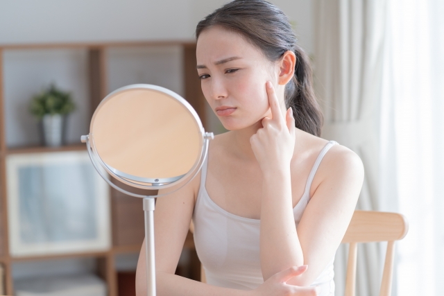 お肌のシミ・しわ・肌荒れが気になる